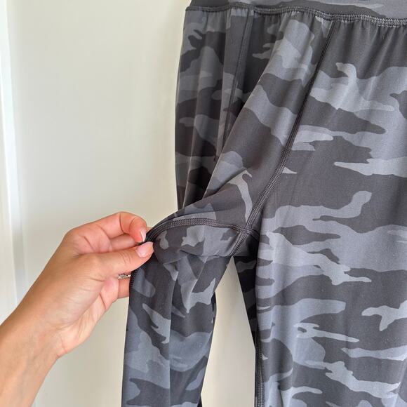 Athleta Salutation Camo Jogger Gray/Black M - Picture 6 of 8